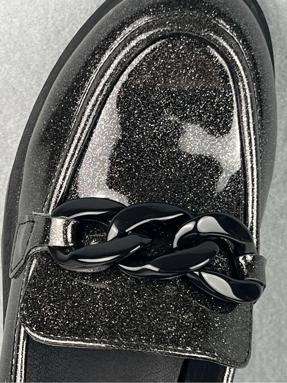 NWOT Dolce Vita Girls Delanie Chain Link Dress Shoe Heeled Loafers Size 4